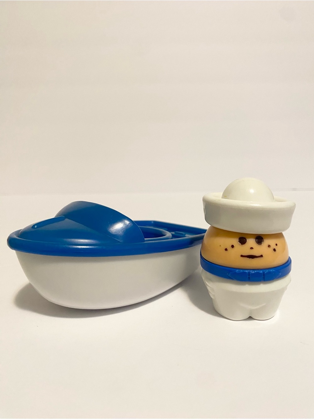 Vintage 1990s Shellcore Boat + Sailor Figure Vehicle Ocean Toy 4/$20 🛑